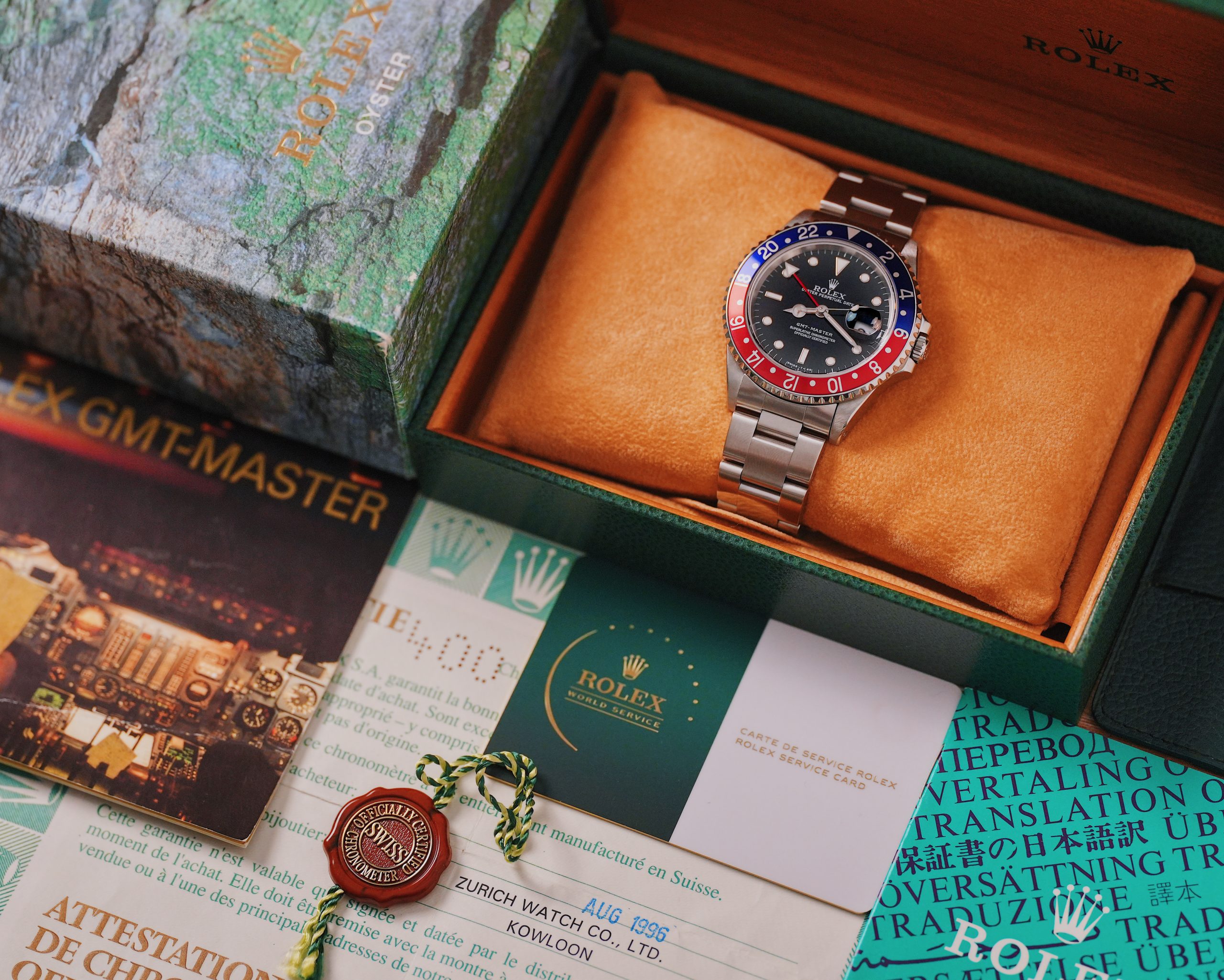 WIN A NEO-VINTAGE ROLEX GMT-MASTER 16700 WITH BOX & PAPERS 1996